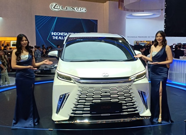 Giias All New Lexus Lm Tampil Semakin Mewah Dengan Fitur Kian