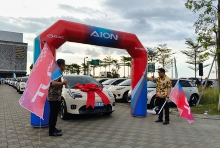 GAC Indonesia Resmi Serahkan 225 Unit AION UT Ke Konsumen Pertamanya.