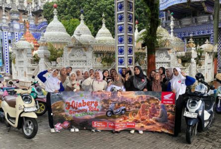 Hijabers Malang Ngabuburide Seru Bersama Honda Scoopy.