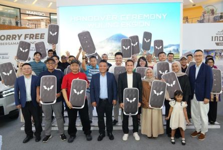 Wuling Gelar Handover Ceremony Eksion Di Summarecon Mall Serpong.