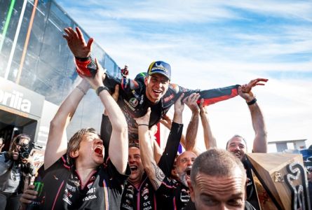 Raih Kemenangan di Portimao, Marco Bezzecchi Sukses Ukir Sejarah Terbaik Aprilia Racing.