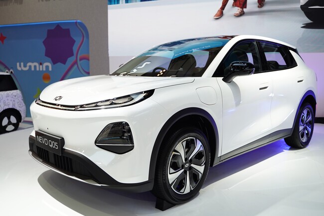 Changan Nevo Q05 hadir dalam dua pilihan varian yaitu Pro dan Max. Mengusung tagline Smart Drive Easy Life