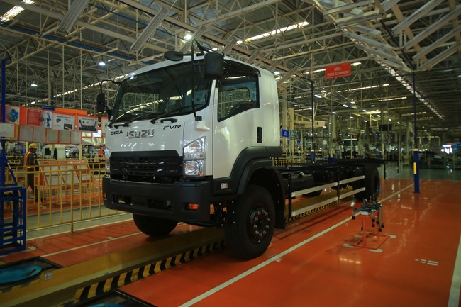 Foto Isuzu 04