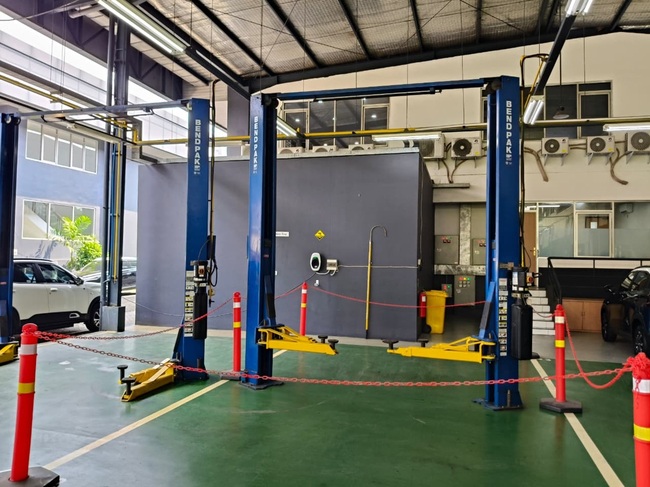 LeapMotor Resmikan Delaer di PIK 05
