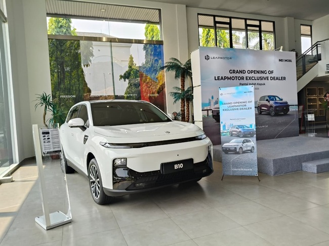 LeapMotor Resmikan Delaer di PIK 06