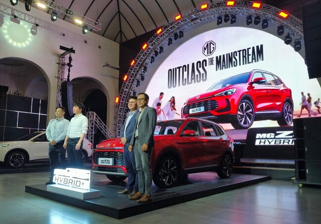 MG Resmi Kenalkan MG ZS Hybrid 03