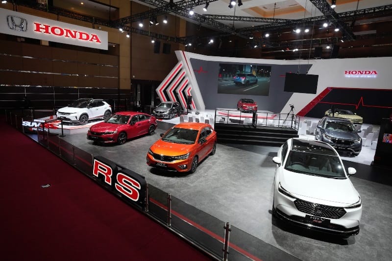 BERAGAM PRODUK ANDALAN HONDA. Brio, All New HR-V dan All New BR-V masih paling laris.