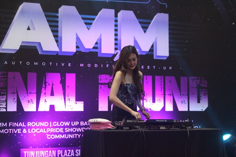 LADY DJ PERFORMANCE Sukses panaskan suasana