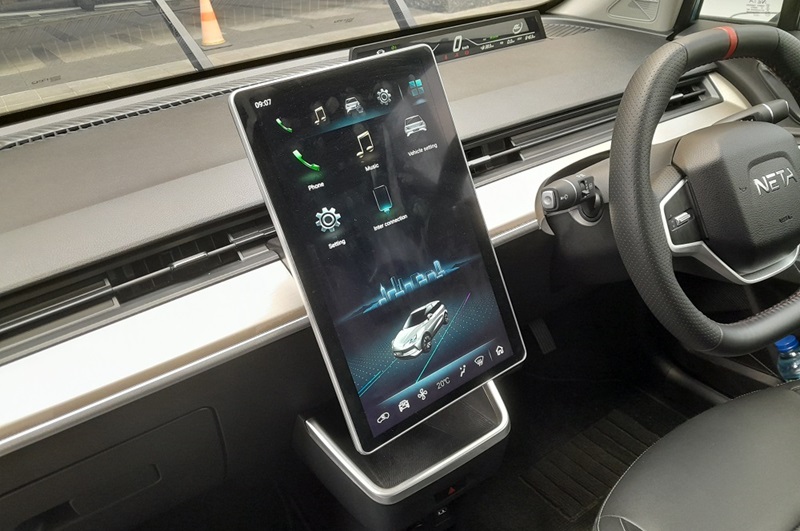 Foto Neta V Head Unit Lebih Besar