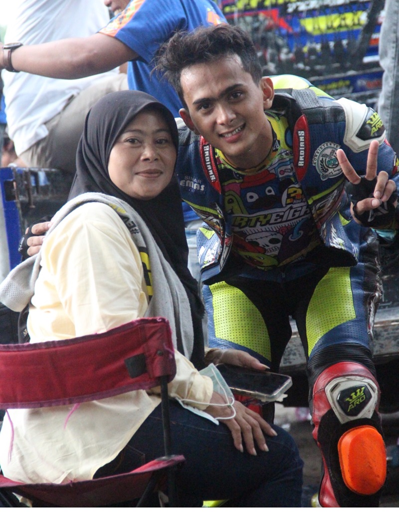 KIKI ARANXA BERSAMA IBUNDA Sukses sabet juara bebek 2 tak dan bebek 4 tak