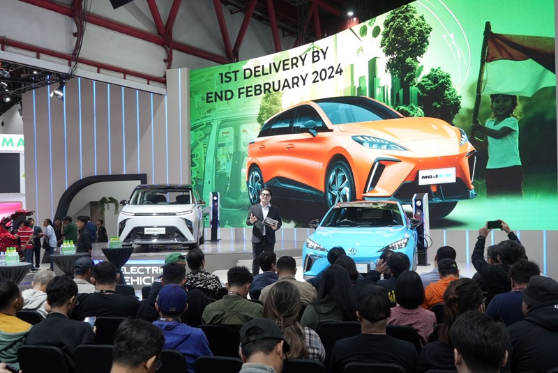 Pengiriman pertama MG 4 EV produksi dalam negeri pada ahir Februari 2024 secara bertahap