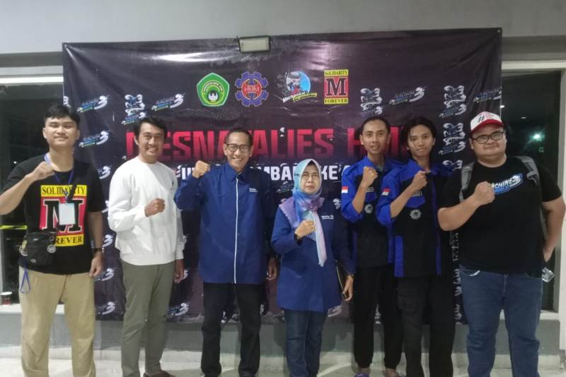 DOSEN PANITIA DAN DEWAN JURI Fotbar di penyelenggaraan Machine on Wheels 3