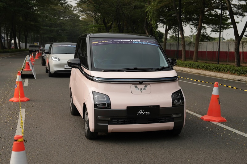 Sebanyak 1.610 Pengunjung Melakukan Test Drive Lini Produk Wuling Selama GIIAS 2024