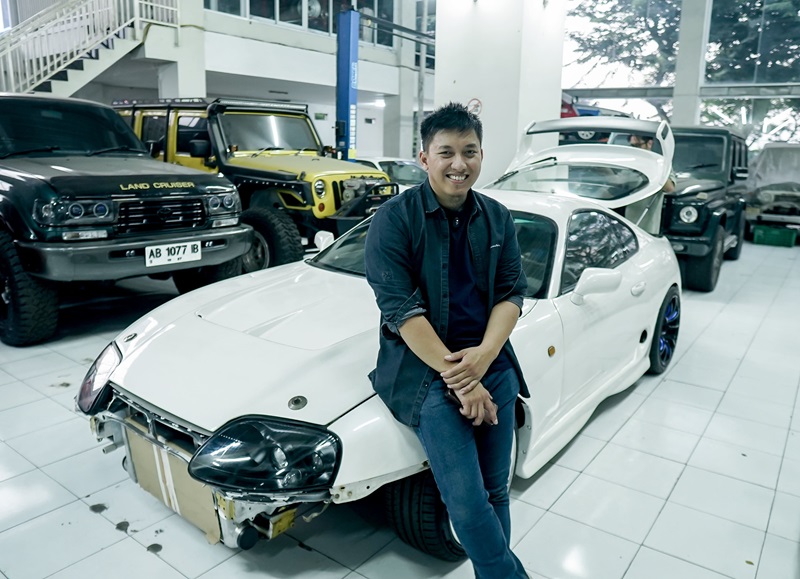 Ridwan Hanif dengan Toyota Supra MK4