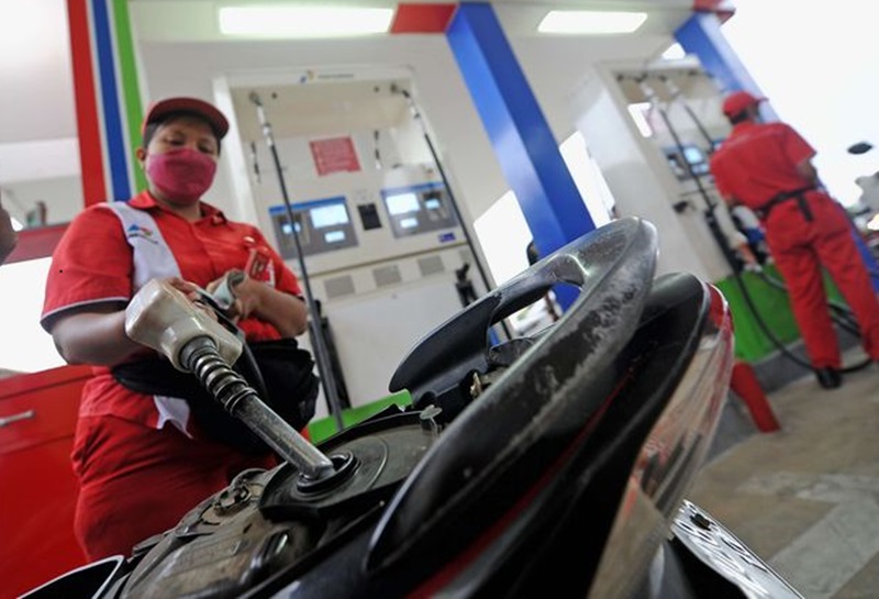 2025 06 riding honda 3