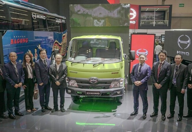 HMSI. Perdana Luncurkan Hino 300 Series 236 MDLR.