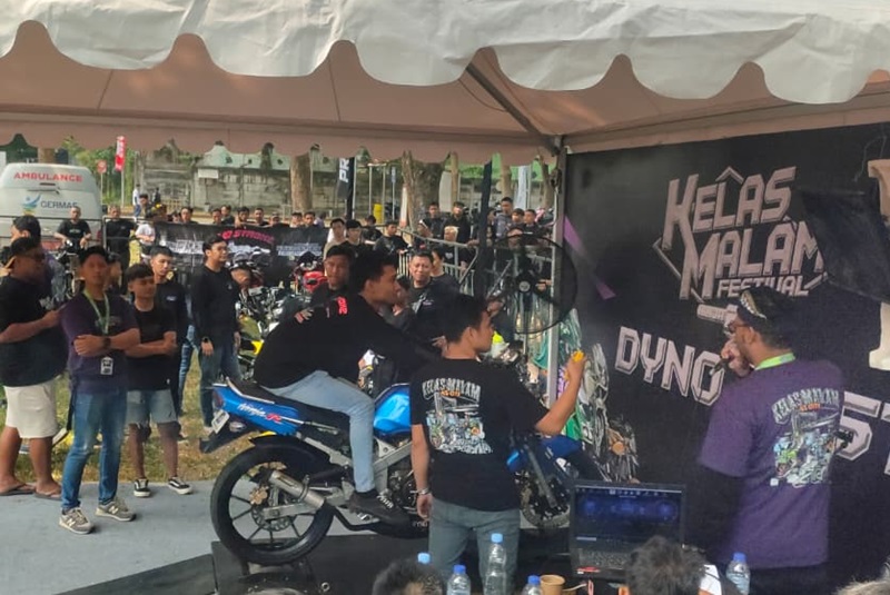 DYNO TEST COMPETITION Diikuti oleh puluhan penggemar korek engine Ninja