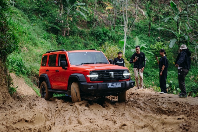 SUV TANK 300 DIESEL TURBO. Handal Di Segala Medan, Dibekali Mesin 2.4L Diesel Turbo Berteknologi VGT.