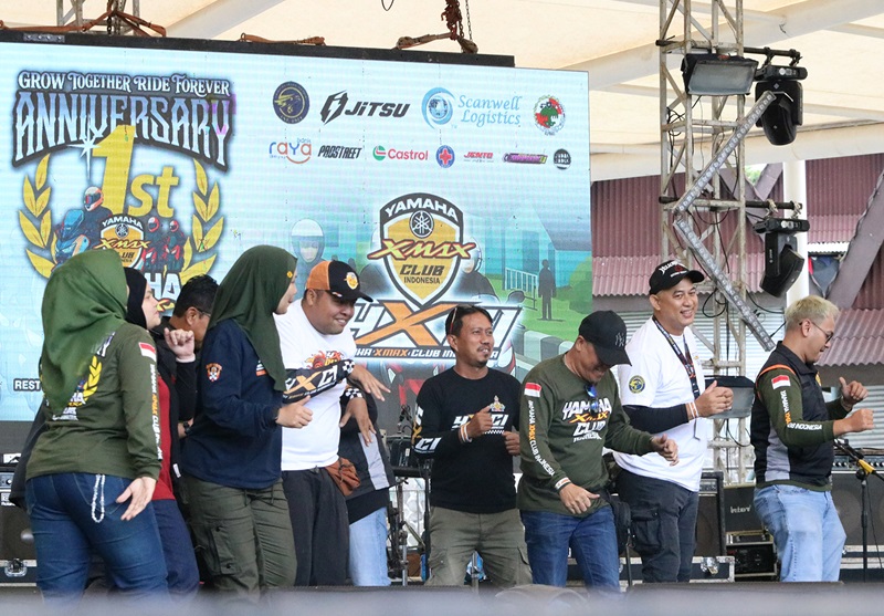 2025 11 anniversary xmax 4