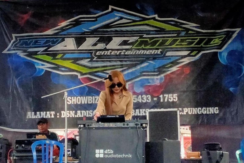 Hiburan Live FDJ Perform By DJ Meyliiaa