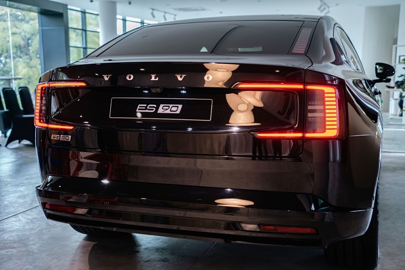 Volvo ES90 Rear View