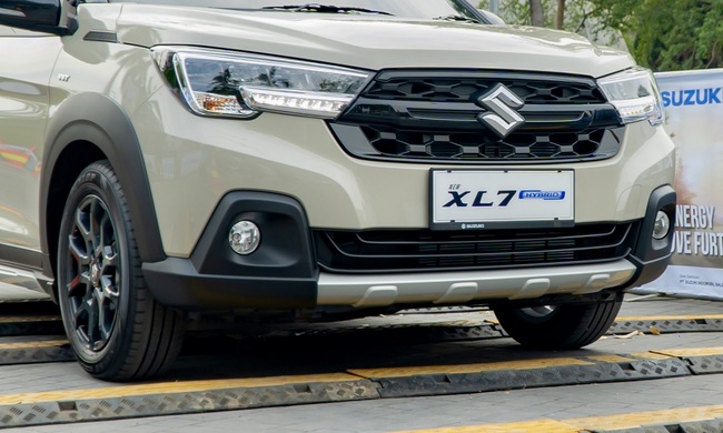 Suzuki New XL7 Hybrid