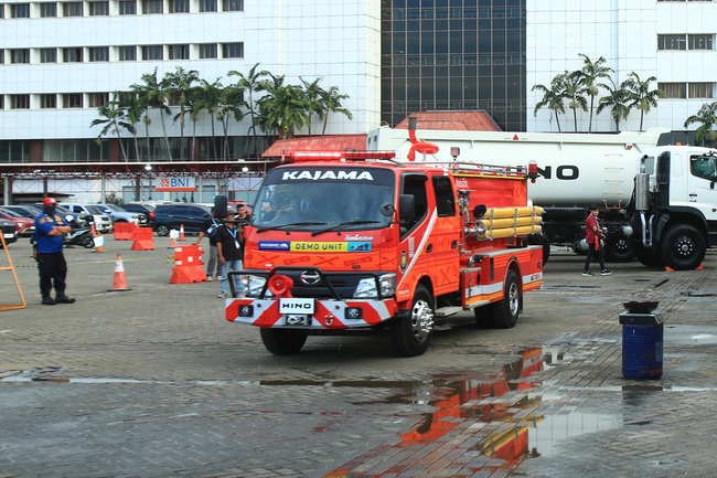 Hino Tampilkan Unit Pemadam Kebakaran Hino 300 Series di GIICOMVEC Lengkap dengan Edukasi Penanganan Kebakaran 02