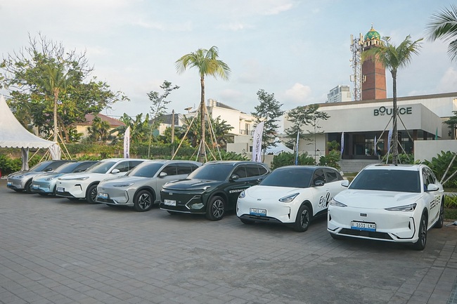 Foto Geely 02 Full Lineup elektrifikasi Geely yang stylish untuk lifestyle perkotaan 1