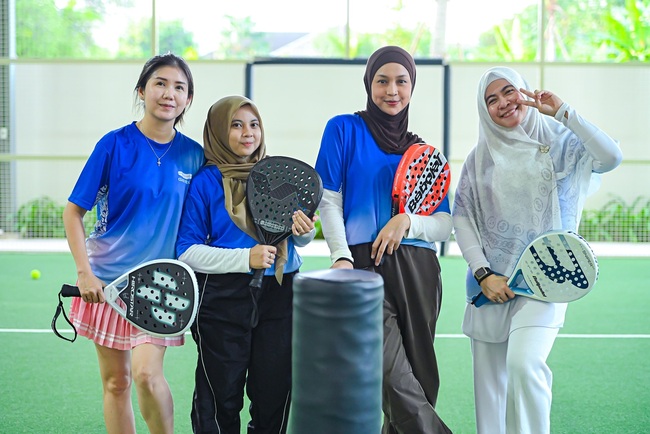 Foto Geely 03 Geely mengangkat padel sebagai simbol aktivitas sosial yang kian digemari dalam rangka Hari Kartini 1