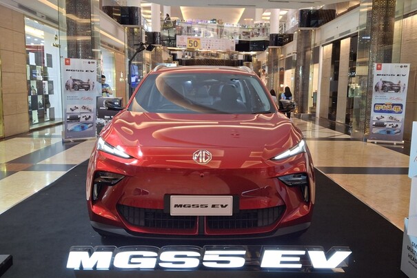 Foto MGS5 EV Resmi Menyapa Bandung 01
