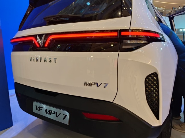 VF MPV 7 05