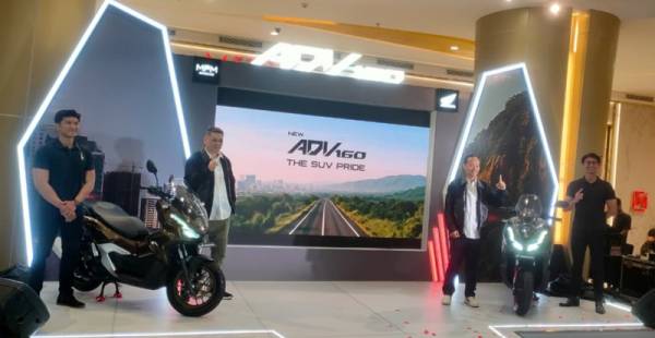 New Honda ADV160 Jadi Pusat Perhatian di Trans Icon Mall Surabaya