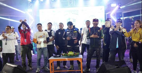 Puncak Lautan XMAX, Perayaan 1st Anniversary Yamaha XMAX Club Indonesia (YXCI) Meriah Dengan Giat Charity Hingga Penanaman Pohon