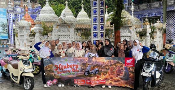 Hijabers Malang Ngabuburide Seru Bersama Honda Scoopy.