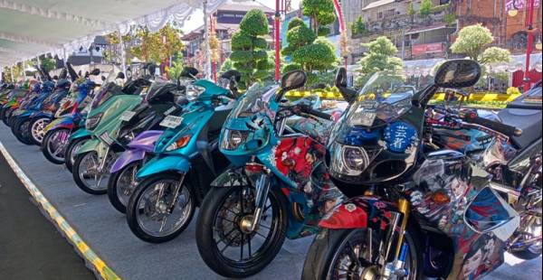 Tumplek Blek, 500 Motor Modifikasi Dipamerkan Bareng Festival Rakyat Meriahkan HUT ke-255 Gianyar Bali