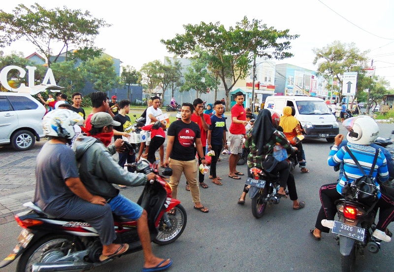 BAKSOS RAMADHAN MODIFIKATOR KOTA UDANG. Kompak Dipelopori 4 Panji Modif Papan Atas Sidoarjo.