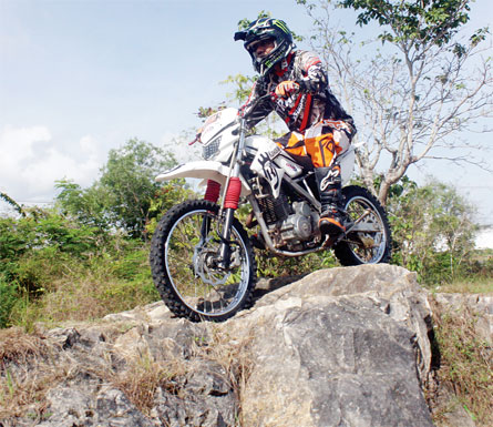 HONDA MEGAPRO '11 - SUMENEP : ADVENTURE TUNTAS MODAL DURABILITAS HONDA MEGAPRO '11 - SUMENEP : ADVENTURE TUNTAS MODAL DURABILITAS