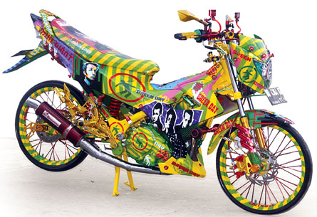 SUZUKI SATRIA FU150 ’13 – MAKASSAR : Special Gift for Green Day