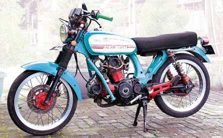 HONDA CB '73 - JOGJA : 300 CC HANDMADE HONDA CB '73 - JOGJA : 300 CC HANDMADE