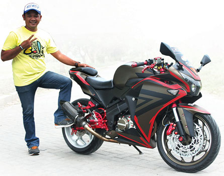 HONDA CBR 150’11 - JOMBANG : Tambun Berpawakan Garang