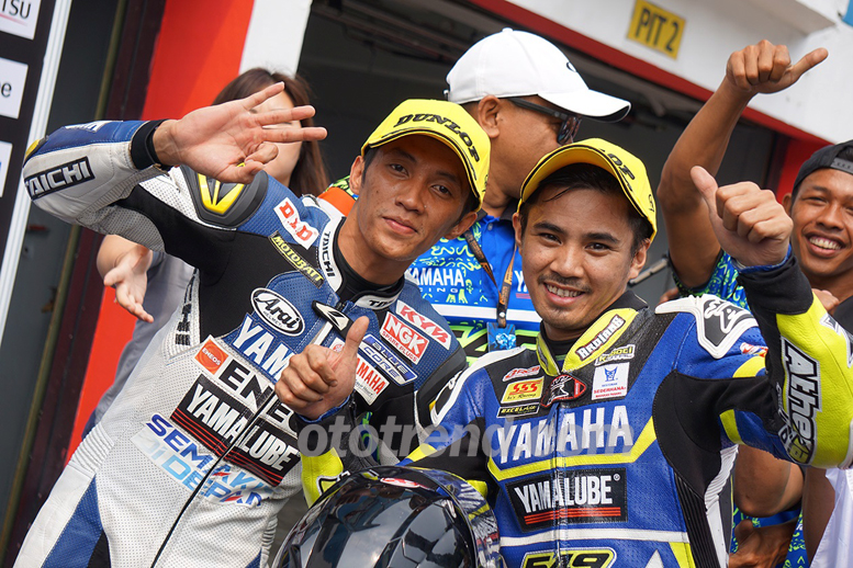 Wahyu Aji Juara 3 UB150 (Kiri), Richard Taroreh Juara 1 UB150 (Kanan)