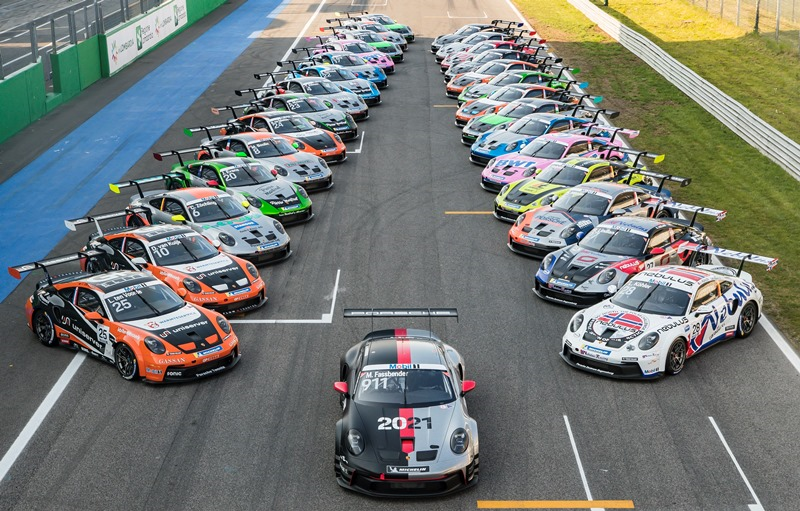 PORSCHE MOBIL 1 SUPERCUB. Suporting-race Grand Prix F1, yang kini sudah pakai bahan bakar yang diperbaharui.