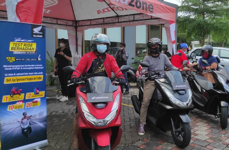 MENCOBA SENSASI DI ATAS ALL NEW HONDA PCX160. Test ride berkesempatan mendapatkan hadiah.